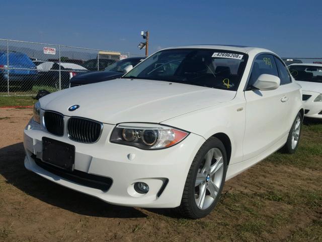 WBAUP7C57DVP24609 - 2013 BMW 128 I WHITE photo 2