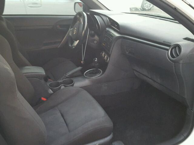 JTKJF5C71C3027373 - 2012 TOYOTA SCION TC 白色 照片 5