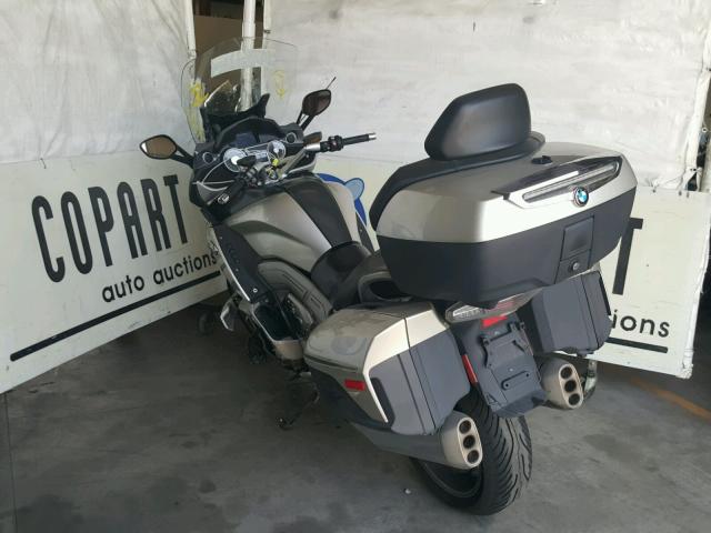 WB1061201CZZ22100 - 2012 BMW K1600 GTL SILVER photo 3