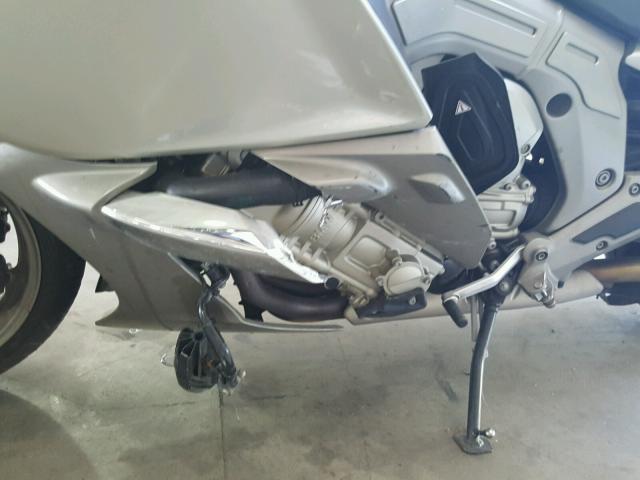 WB1061201CZZ22100 - 2012 BMW K1600 GTL SILVER photo 9