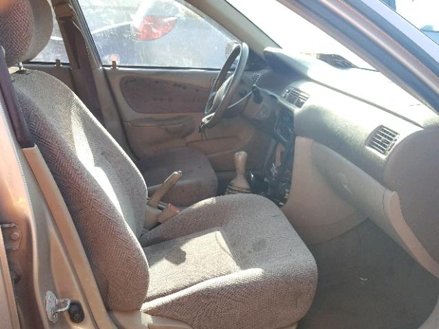 1Y1SK528XYZ402906 - 2000 CHEVROLET GEO PRIZM 棕色 照片 5