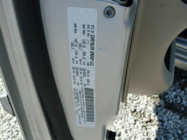 2D4RN3DG6BR635365 - 2011 DODGE GRAND CARA SILVER photo 10