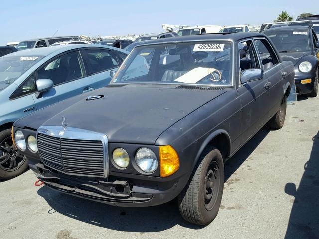 WDBAB23A2DB375766 - 1983 MERCEDES-BENZ 240 D BLACK photo 2