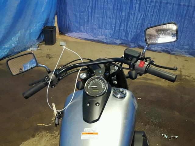 JH2RC5379FK501574 - 2015 HONDA VT750 C2B SILVER photo 5