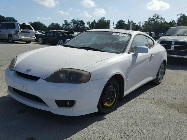 KMHHN65F85U155301 - 2005 HYUNDAI TIBURON GT WHITE photo 2