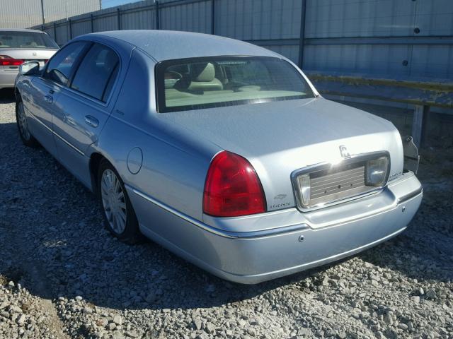 1LNHM81WX5Y636129 - 2005 LINCOLN TOWN CAR S BLUE photo 3