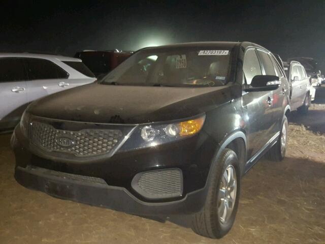 5XYKT3A18CG216802 - 2012 KIA SORENTO BA BLACK photo 2