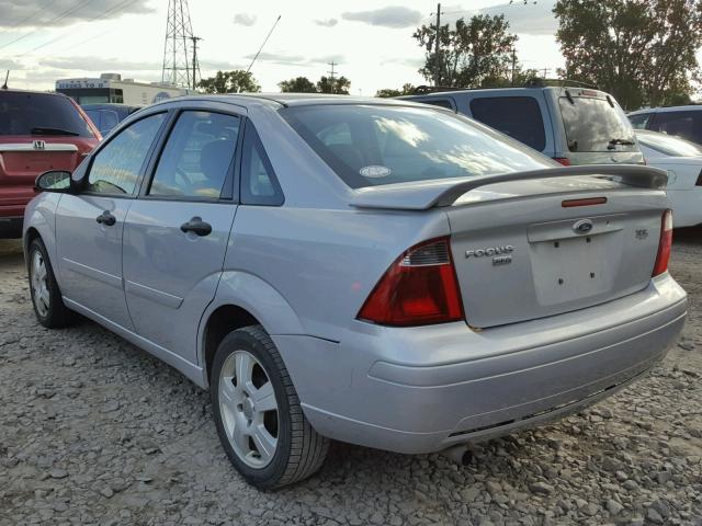 1FAHP34N87W188804 - 2007 FORD FOCUS GRAY photo 3