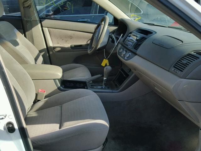 4T1BE32K75U556974 - 2005 TOYOTA CAMRY LE 白色 照片 5
