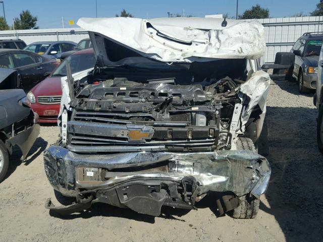 1GC1KUEY5HF147010 - 2017 CHEVROLET SILVERADO WHITE photo 9