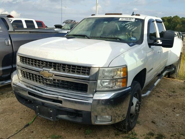 1GCJK33648F119467 - 2008 CHEVROLET SILVERADO WHITE photo 2