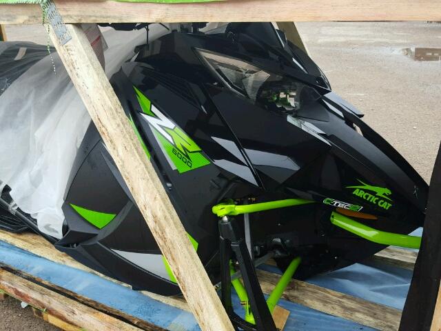 4UF18SNW4JT106241 - 2018 ARCT ZR 6000 ES მწვანე ფოტო 2