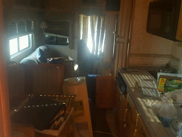 1KB311R256E166388 - 2006 HOLR TRAVEL TRL WHITE photo 7