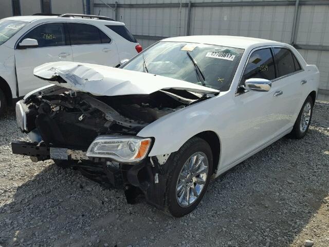 2C3CCAEG4EH382203 - 2014 CHRYSLER 300C WHITE photo 2