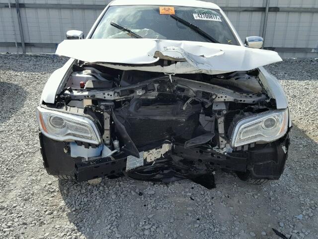 2C3CCAEG4EH382203 - 2014 CHRYSLER 300C WHITE photo 9