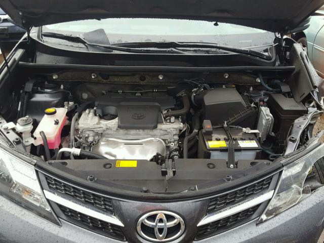 JTMRFREV5DD039339 - 2013 TOYOTA RAV4 GRAY photo 7