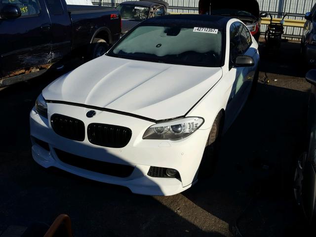 WBAFR9C59BC617441 - 2011 BMW 550 WHITE photo 2