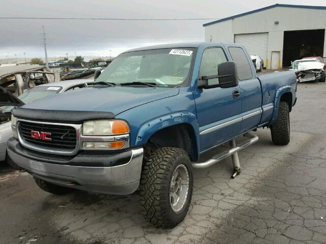 1GTEK19T51Z241777 - 2001 GMC NEW SIERRA BLUE photo 2