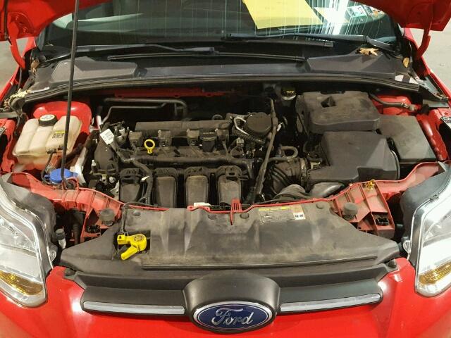 1FAHP3F29CL122101 - 2012 FORD FOCUS SE RED photo 7