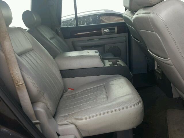 5LMFU28R64LJ13199 - 2004 LINCOLN NAVIGATOR შავი ფოტო 6