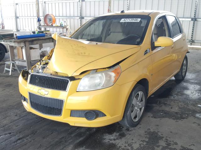 KL1TD66E69B630623 - 2009 CHEVROLET AVEO LS YELLOW photo 2