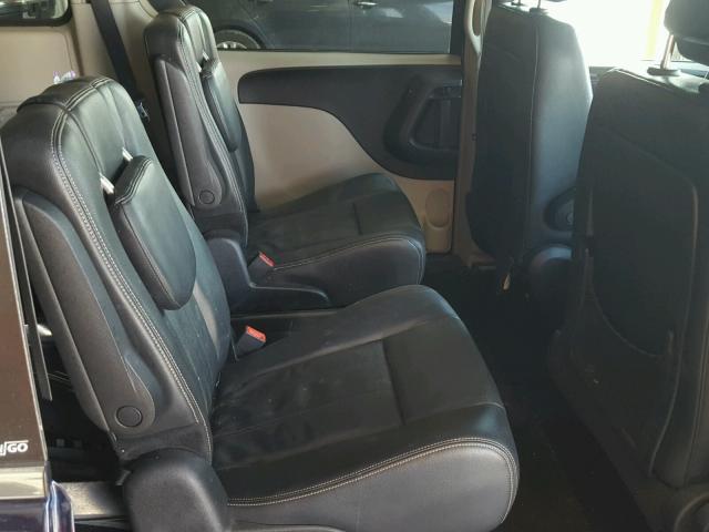 2C4RC1BG2DR656775 - 2013 CHRYSLER TOWN & COU 蓝色 照片 6