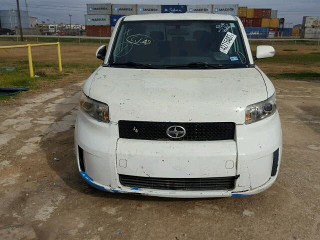 JTLKE50E891074071 - 2009 TOYOTA SCION WHITE photo 9