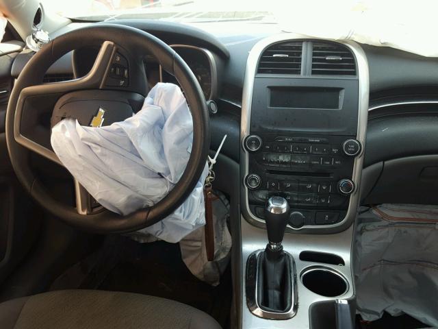 1G11A5SL4EU135240 - 2014 CHEVROLET MALIBU LS 银色 照片 9