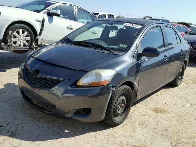 JTDBT903391323433 - 2009 TOYOTA YARIS GRAY photo 2