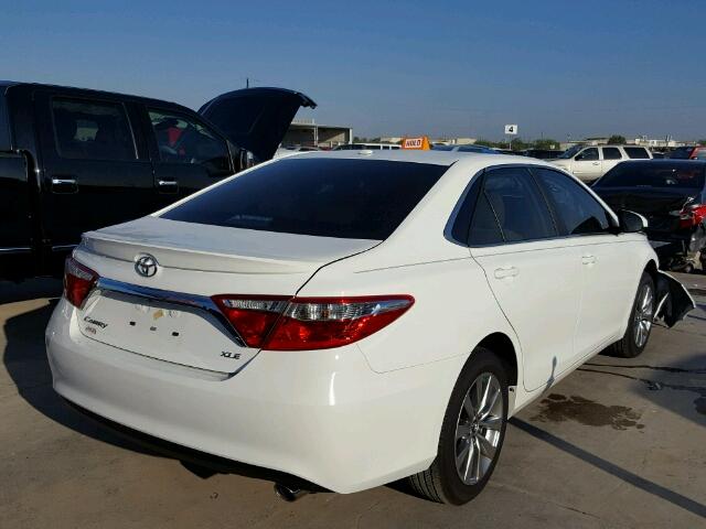 4T1BF1FK2HU786745 - 2017 TOYOTA CAMRY WHITE photo 4