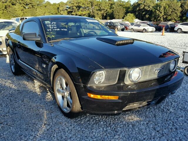 1ZVHT82H585172810 - 2008 FORD MUSTANG BLACK photo 1