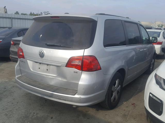 2V4RW3DGXBR766847 - 2011 VOLKSWAGEN ROUTAN SE SILVER photo 4