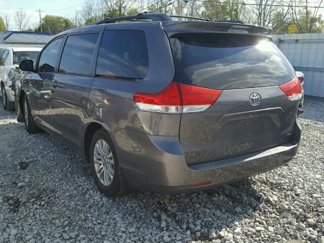 5TDYK3DC3BS140109 - 2011 TOYOTA SIENNA XLE GRAY photo 3