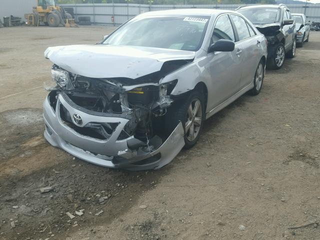 4T1BF3EK4BU229095 - 2011 TOYOTA CAMRY SILVER photo 2