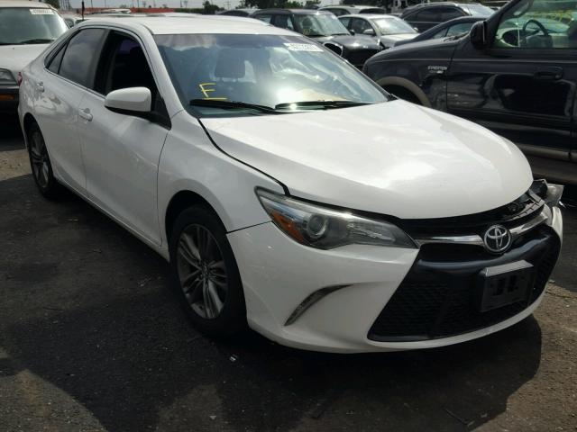 4T1BF1FK4FU008749 - 2015 TOYOTA CAMRY LE თეთრი ფოტო 1