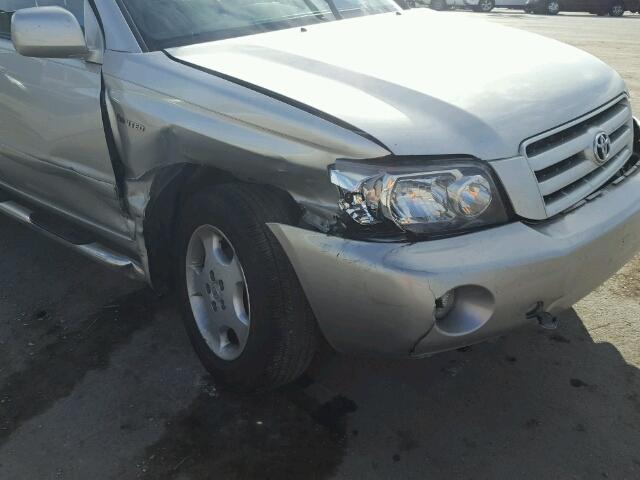 JTEEP21A150125337 - 2005 TOYOTA HIGHLANDER SILVER photo 9