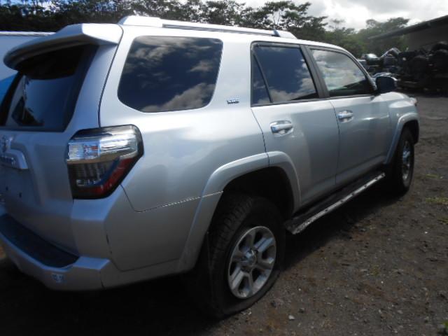 JTEBU5JR9G5315430 - 2016 TOYOTA 4RUNNER SILVER photo 4