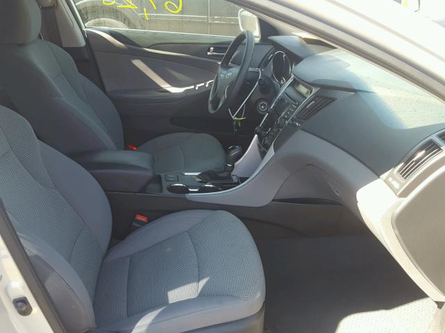 5NPEB4AC7DH786579 - 2013 HYUNDAI SONATA GLS SILVER photo 5