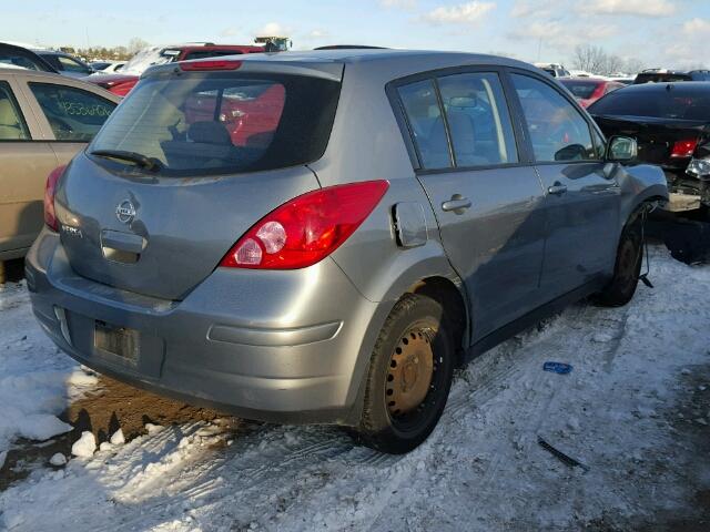 3N1BC13E59L365242 - 2009 NISSAN VERSA S GRAY photo 4