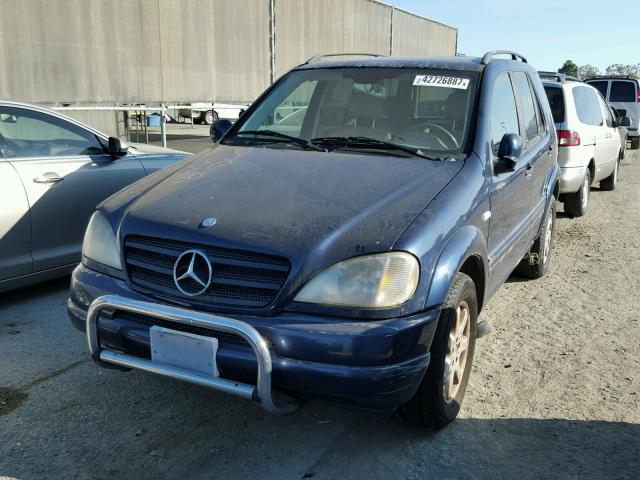 4JGAB72E31A224967 - 2001 MERCEDES-BENZ ML BLUE photo 2