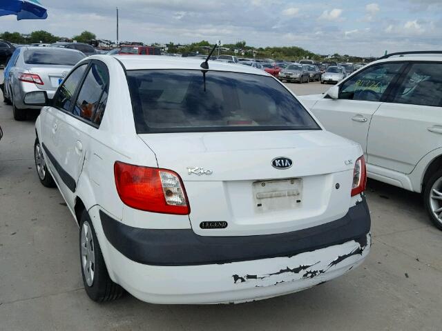 KNADE123066070486 - 2006 KIA RIO WHITE photo 3