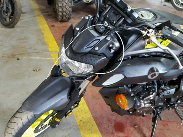 JYARM27E3JA001787 - 2018 YAMAHA MT07 BLACK photo 9