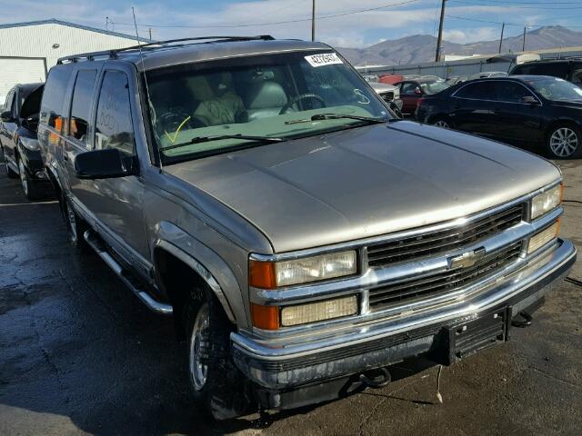 3GNGK26J2XG188893 - 1999 CHEVROLET SUBURBAN TAN photo 1