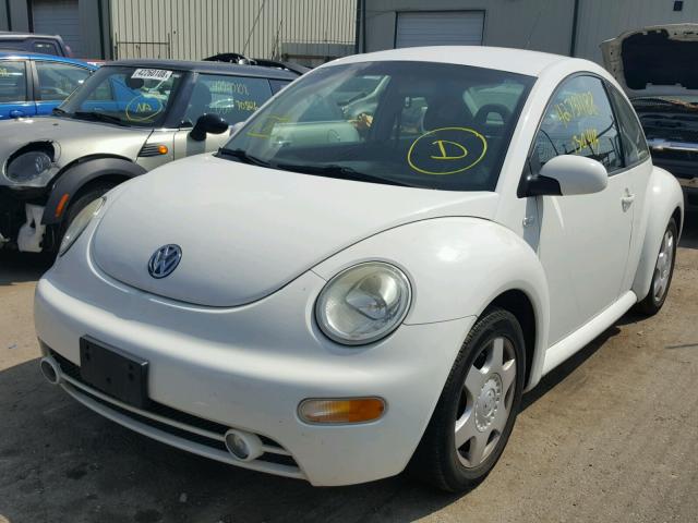 3VWCS21CX1M421456 - 2001 VOLKSWAGEN NEW BEETLE თეთრი ფოტო 2
