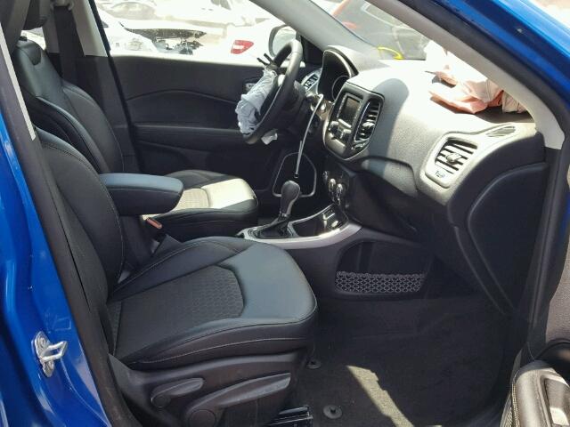 3C4NJCBB9JT134030 - 2018 JEEP COMPASS LA 蓝色 照片 5