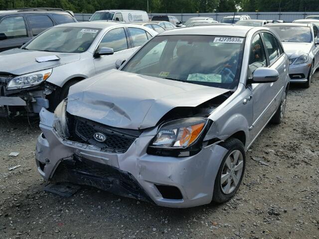 KNADH5A33A6647827 - 2010 KIA RIO LX SILVER photo 2