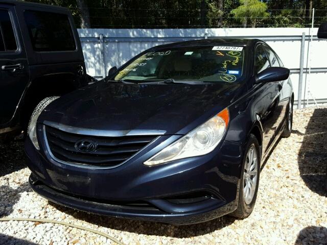 5NPEB4AC0BH099442 - 2011 HYUNDAI SONATA GRAY photo 2