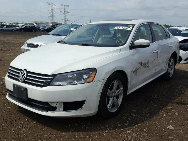 1VWBH7A35DC018286 - 2013 VOLKSWAGEN PASSAT SE WHITE photo 2