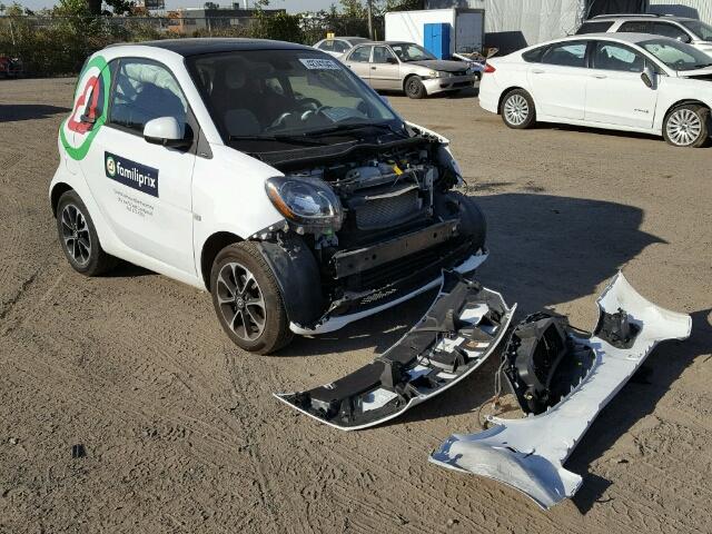 WMEFJ5DA3GK056876 - 2016 SMART FORTWO WHITE photo 1