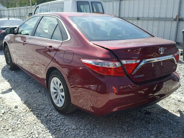 4T1BF1FK8HU722662 - 2017 TOYOTA CAMRY LE RED photo 3